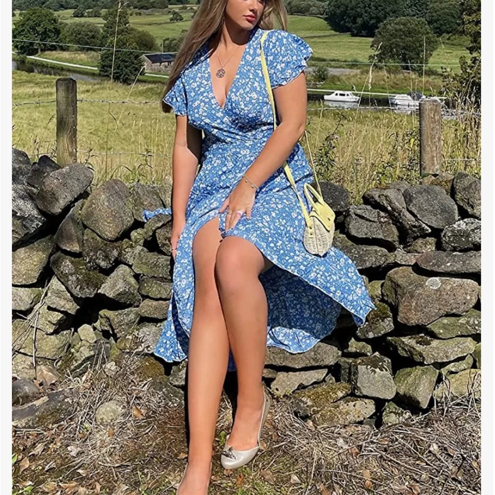 Woman’s blue floral bohemian dress - Picture 7 of 8